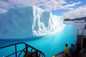 Scientisits collecting iceberg data.